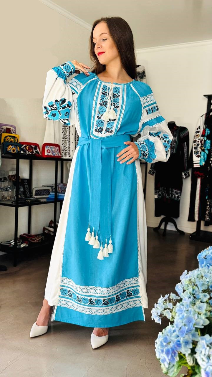ukrainian linen dress with embroidery and lace