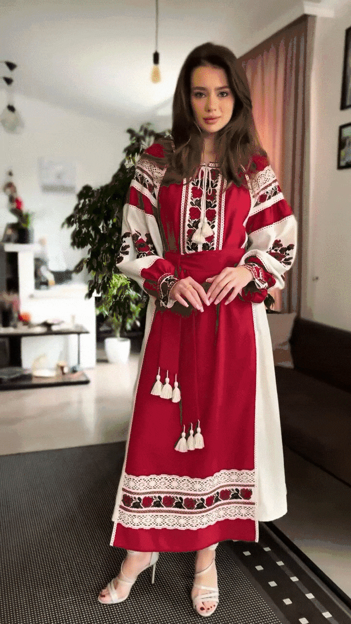 ukrainian linen dress with embroidery and lace